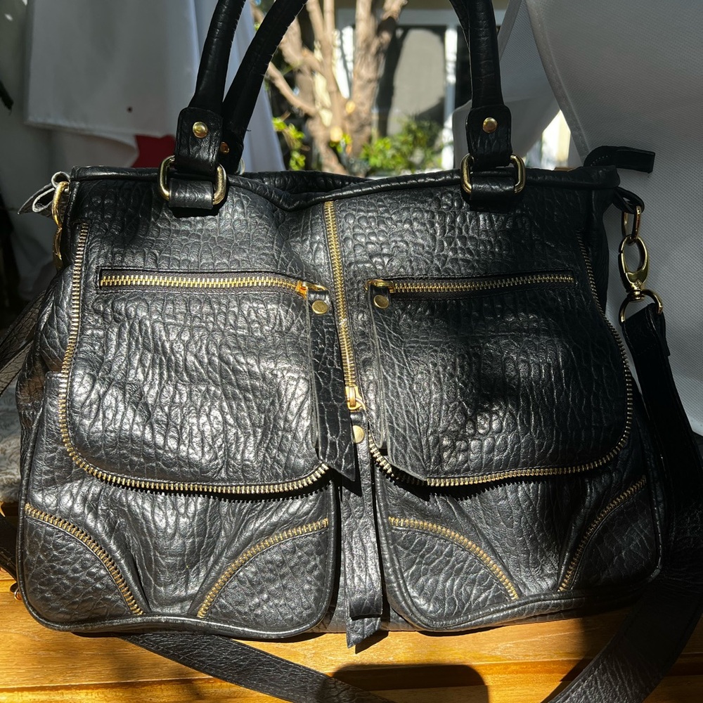 Elegant Black Leather Shoulder Bag